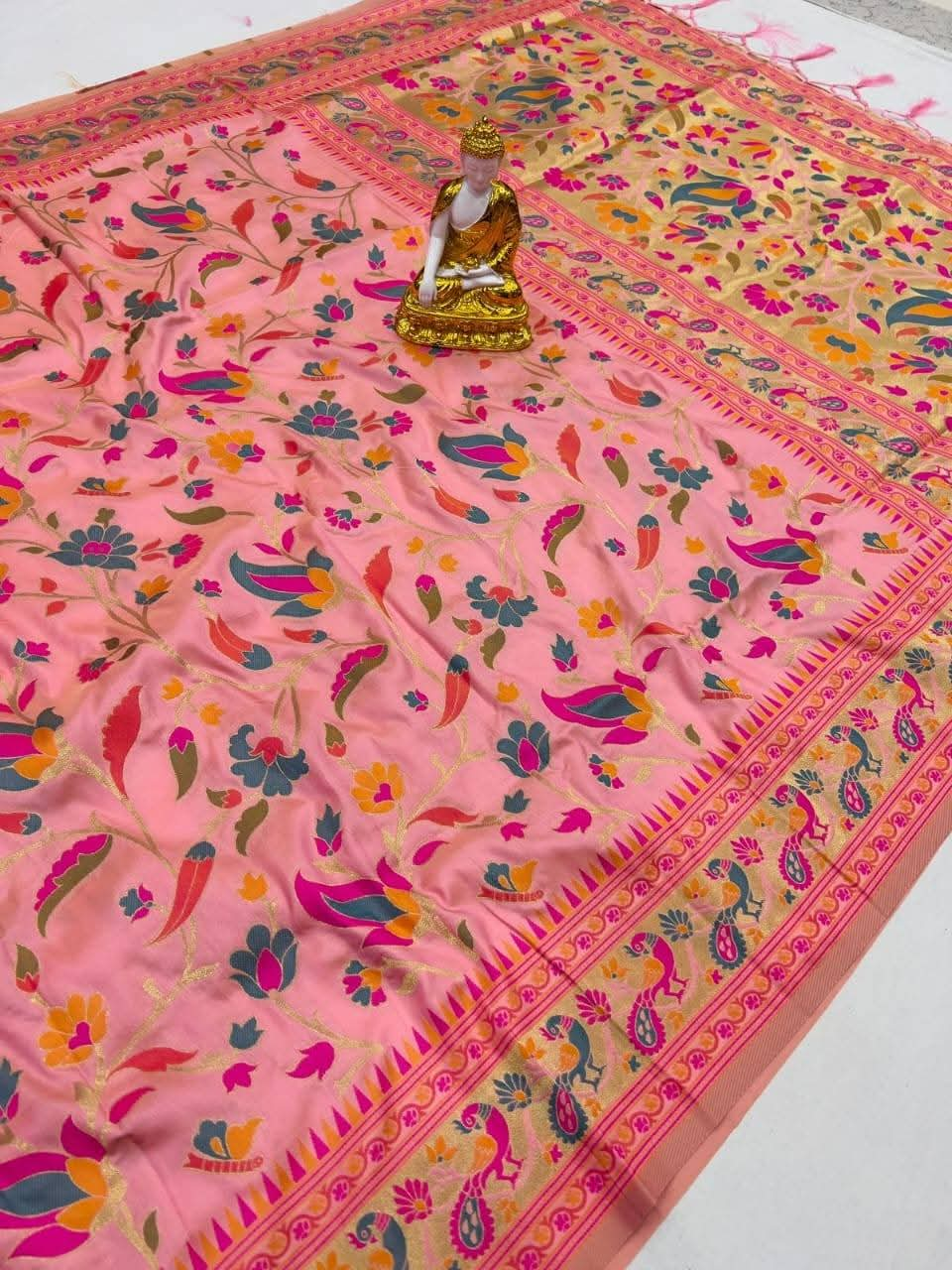 Unique Handpicked Design. Silk saree