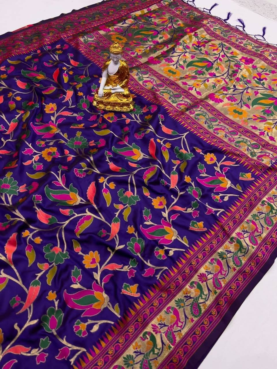 Unique Handpicked Design. Silk saree