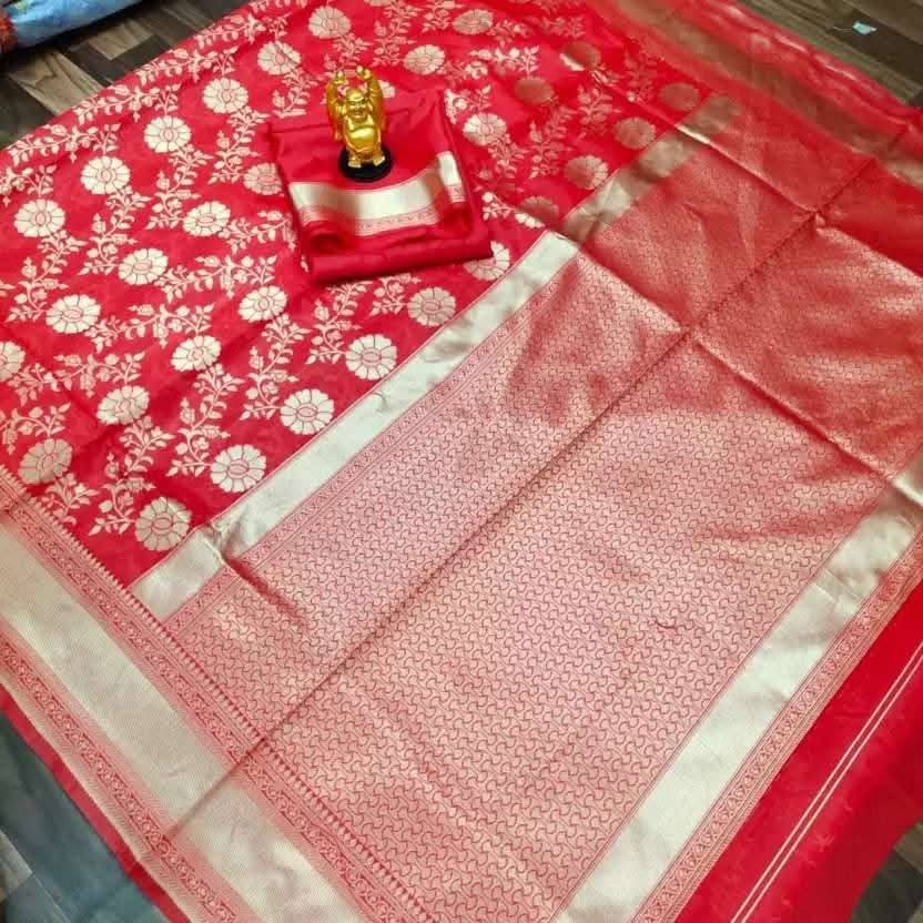 Red shaded silk saree