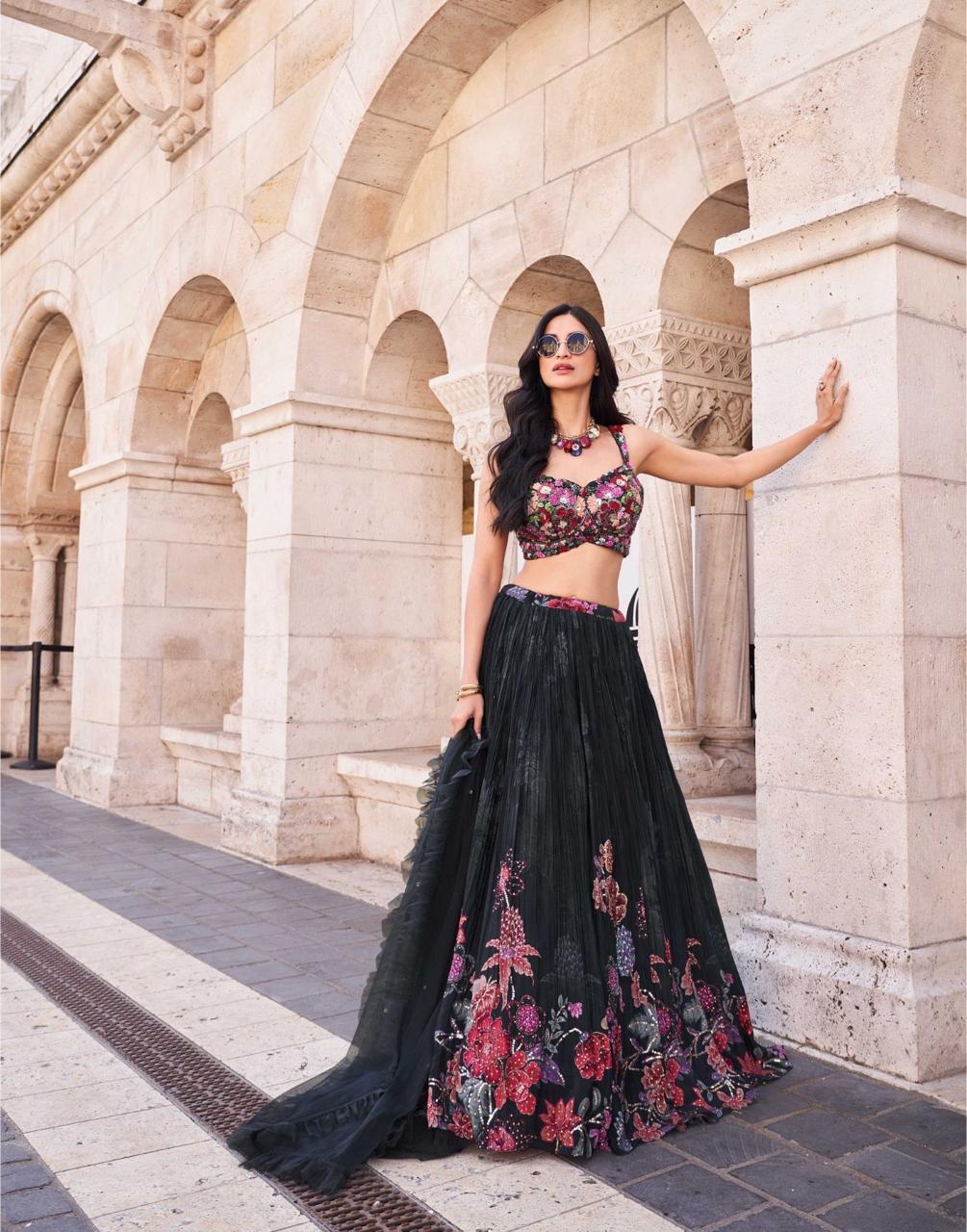 *SAYURI DESIGNER fullstitched Lehenga