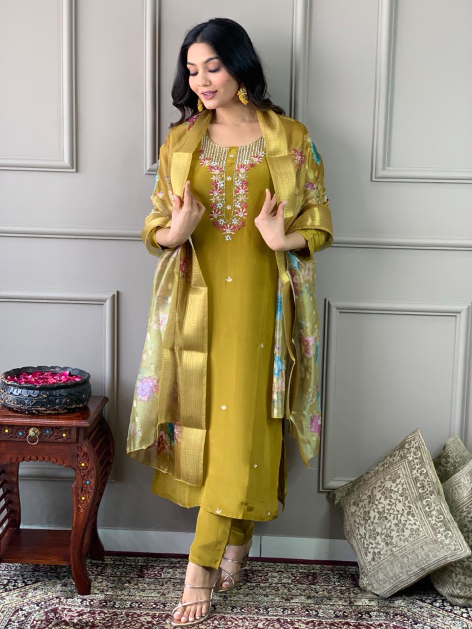 PAIR OF TOP-BOTTOM & Dupatta