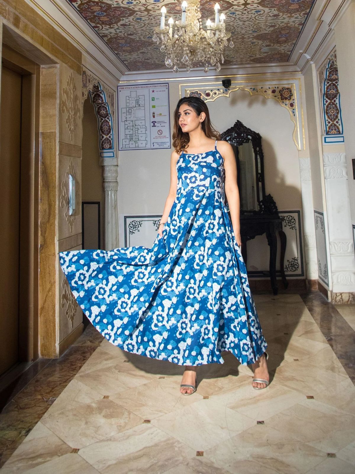 Women Indigo Beautifully Floral Printed Maxi Flared Dress, Sleeveless, Has a Round Neck*