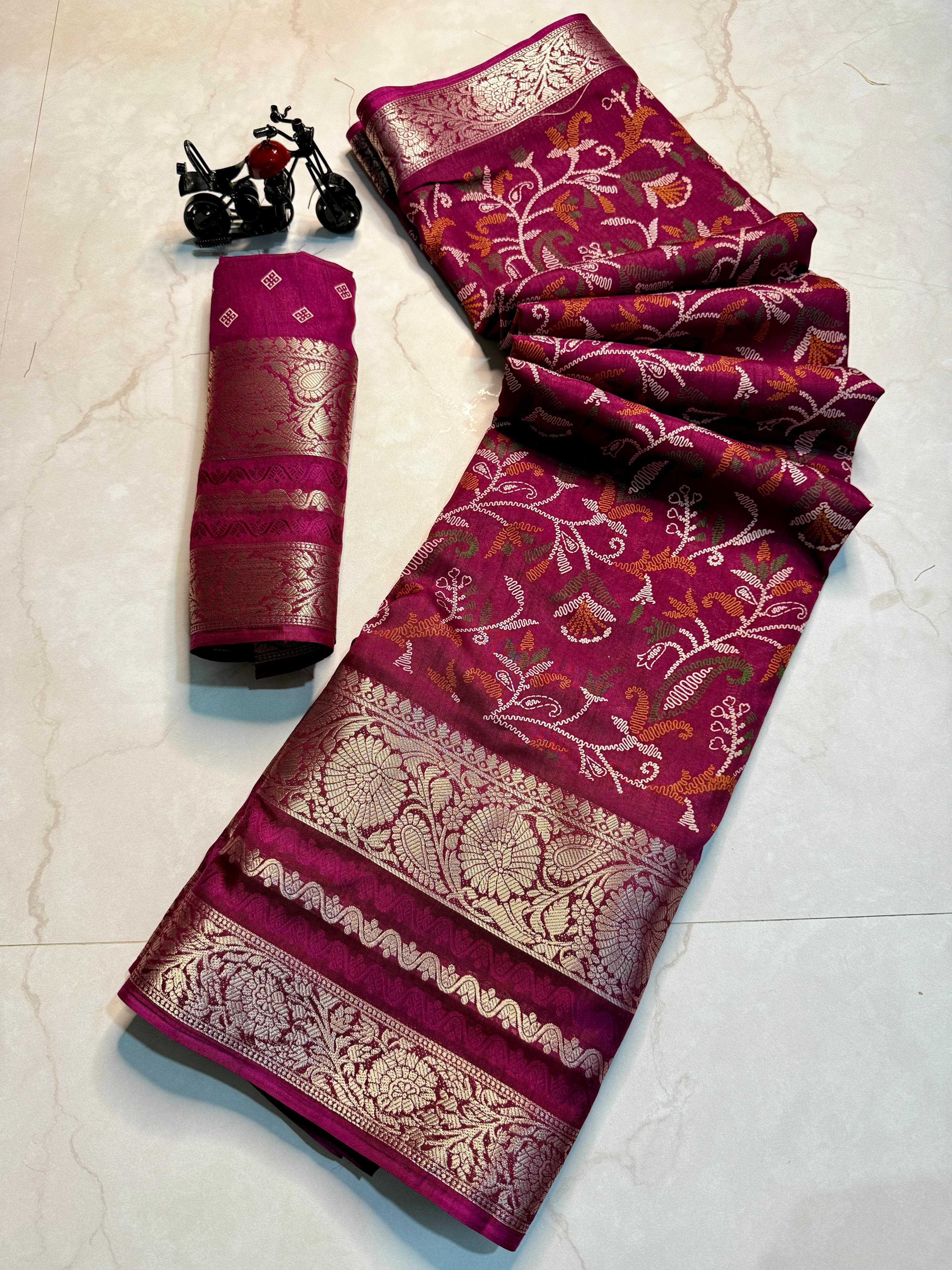 Pure Dola silk with jequrd border..&nbsp;