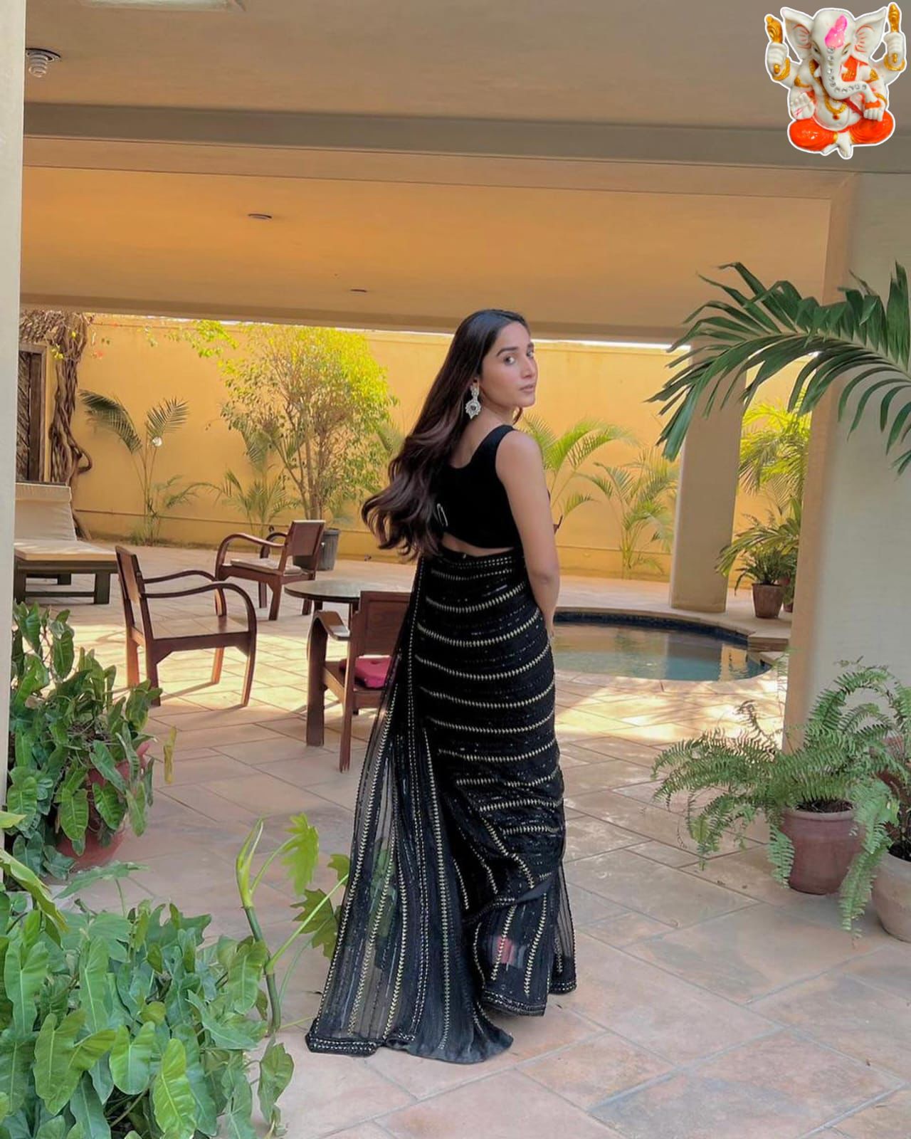 Classic and elegant, this saree will be a perfect addition to your ethnic wardrobe, offering a soothing and pretty wibe the adornment of seqwance work makes it impeccable