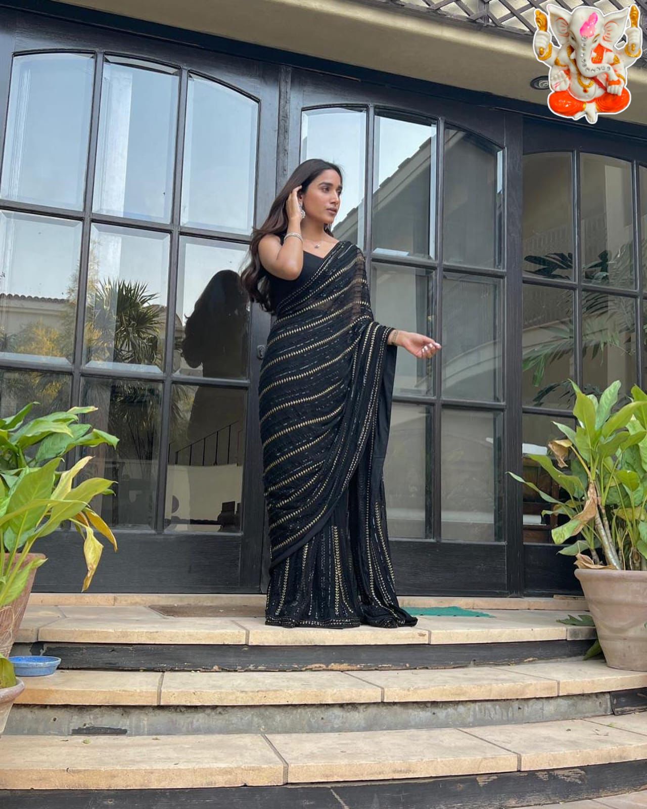 Classic and elegant, this saree will be a perfect addition to your ethnic wardrobe, offering a soothing and pretty wibe the adornment of seqwance work makes it impeccable