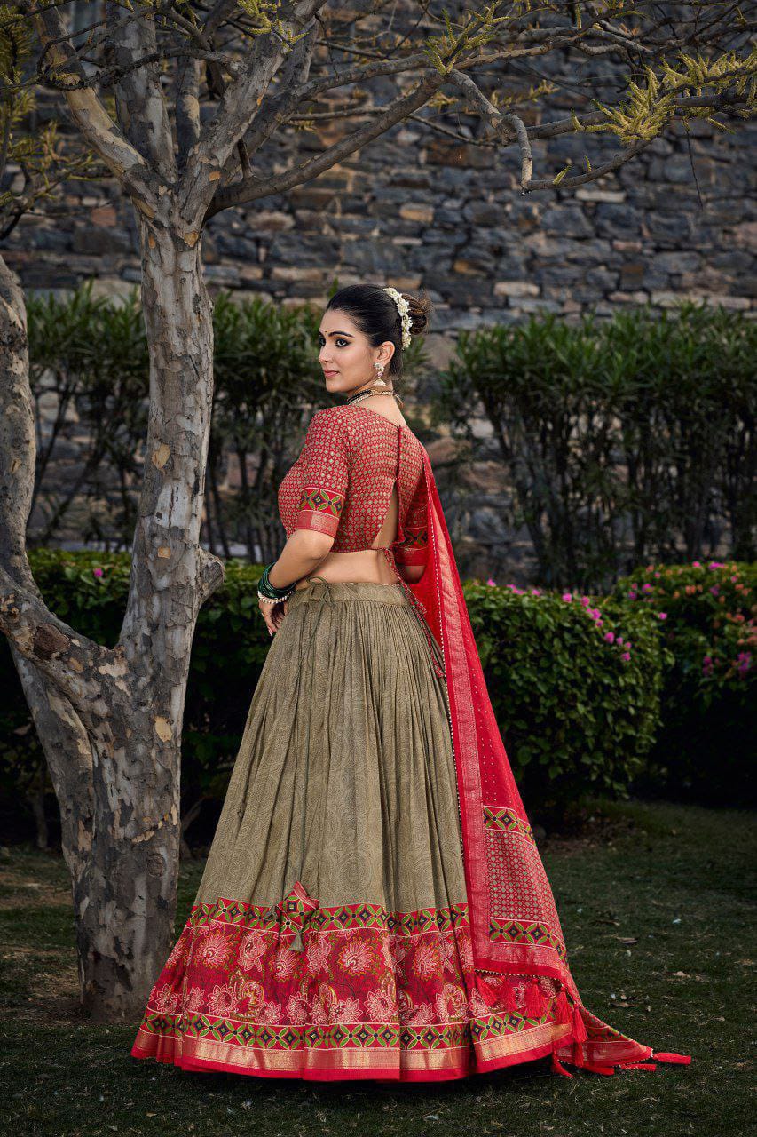 Unleash Your Inner Diva with This Tussar Silk Printed Lehenga Choli: Effortless Glamour and Sophistication&nbsp;