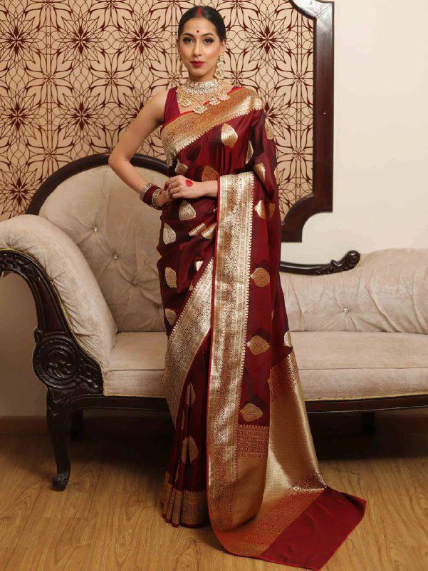 Beautiful Art Silk Jacquard Border Saree With Unstitched Running Blouse For Women Wedding Wear Party*