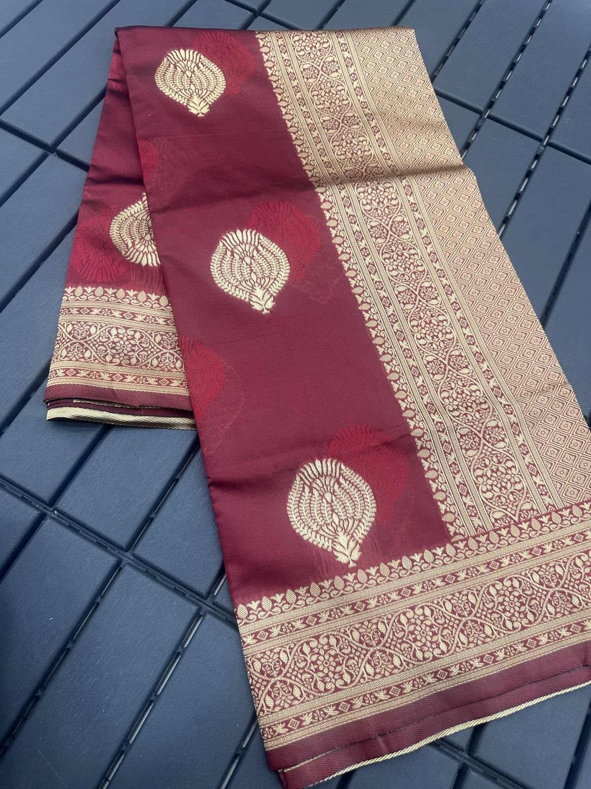 Beautiful Art Silk Jacquard Border Saree With Unstitched Running Blouse For Women Wedding Wear Party*