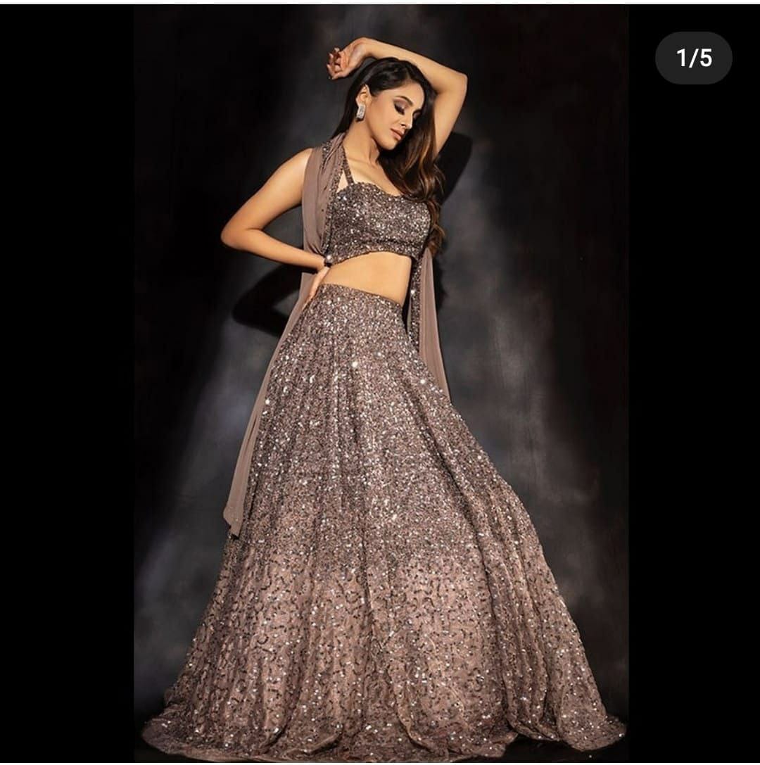 Presenting You Most Beautiful Most Gorgeous Lehenga Design*