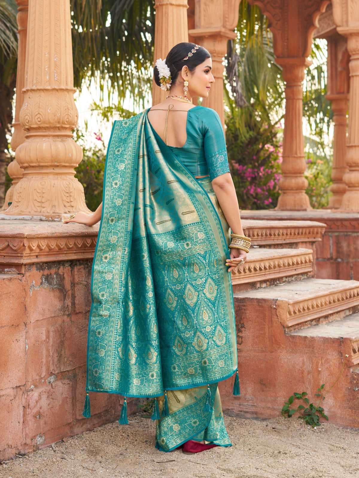 Soft Banarasi Silk With Beautiful Zari Weaving*