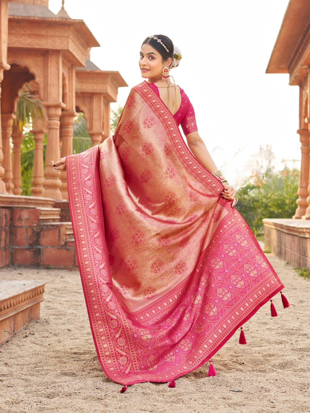 Soft Banarasi Silk With Beautiful Zari Weaving*