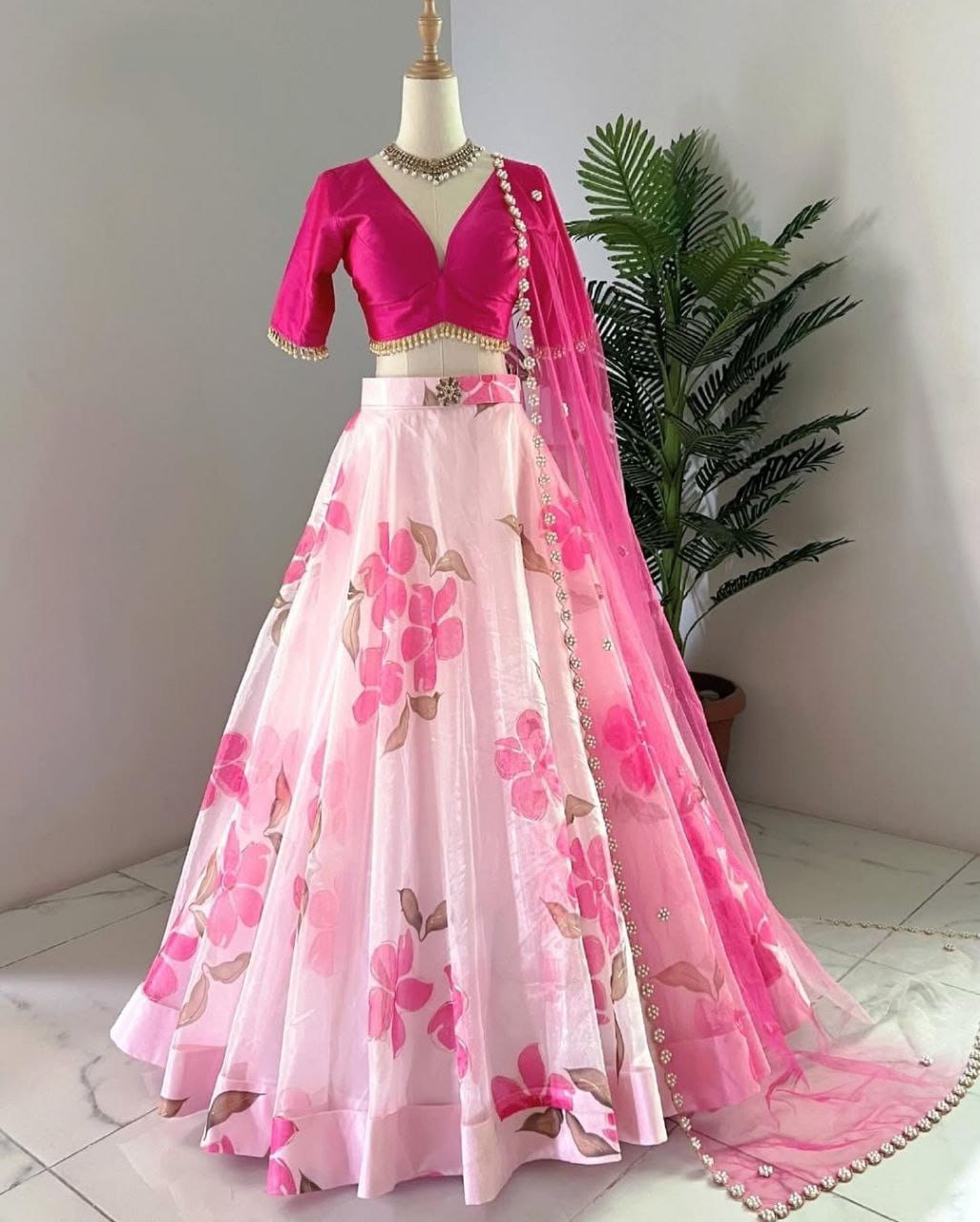 NEW LAUNCHING BEAUTIFUL LEHENGA + BLOUSE AND DUPATTA FOR UPCOMING PARTY'S AND WEDDING OR EVENTS* 💫🧚🏼‍♀️