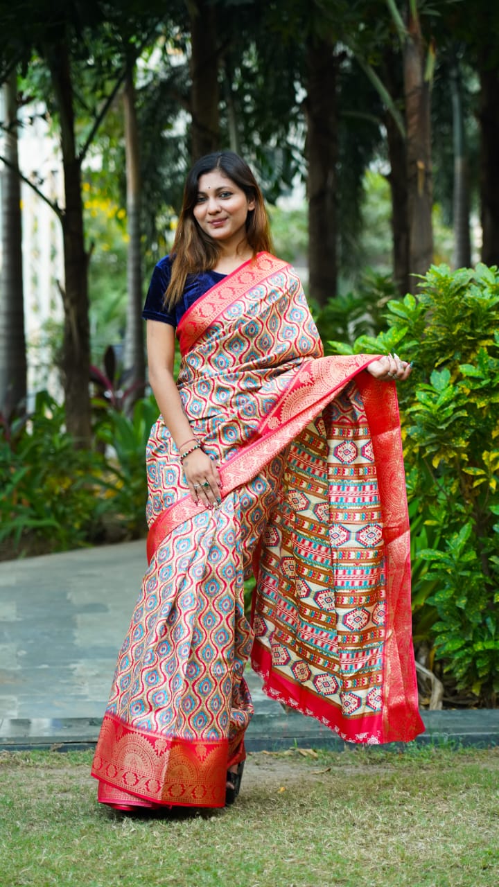 soft dola silk saree with jequrd boder beutiful kamkari saree*