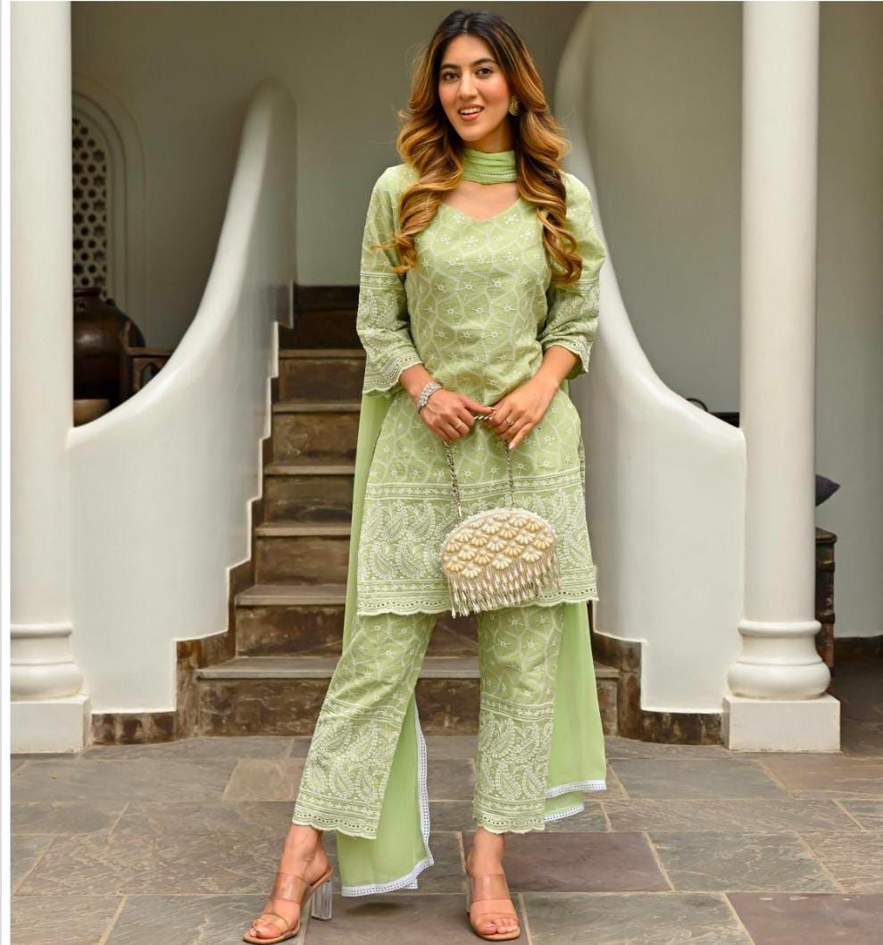 Celebrate &nbsp;the candid &nbsp;femininity with green colour chikenkari embroidered &nbsp;Kurta set